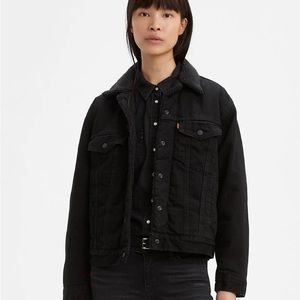 NWT - Levi’s Denim Sherpa Trucker Jacket